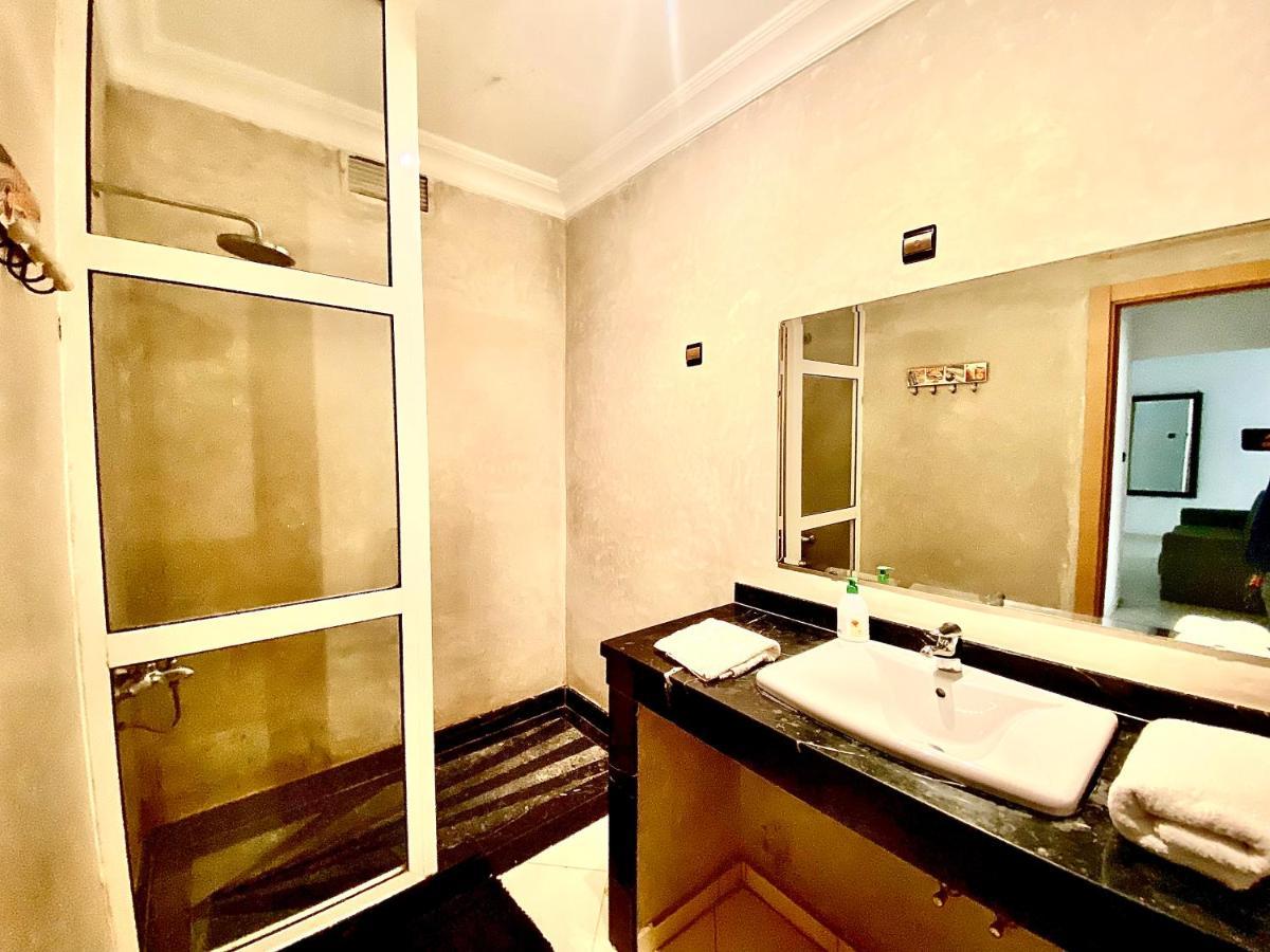 Anfa 28 - 2 Bedrooms - Well Located Apartment - Large And Pleasant Casablanca Esterno foto